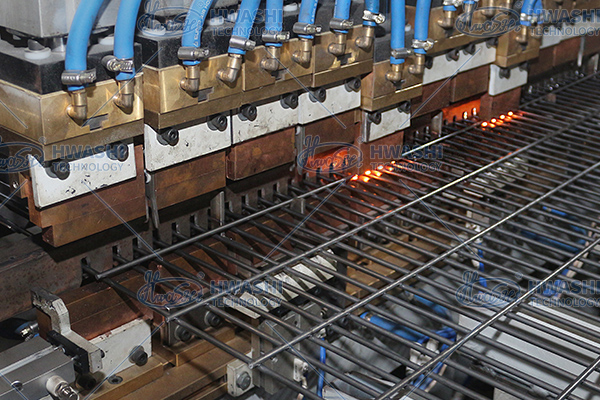 Geavanceerde automatische walscherf lassen machine voor walscherf dek plank productielijn 6