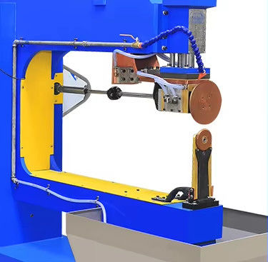 Automatische CNC roestvrij staal keuken wasbak schaal maker Naad Lasmachine met pomp motor type keuken wasbak