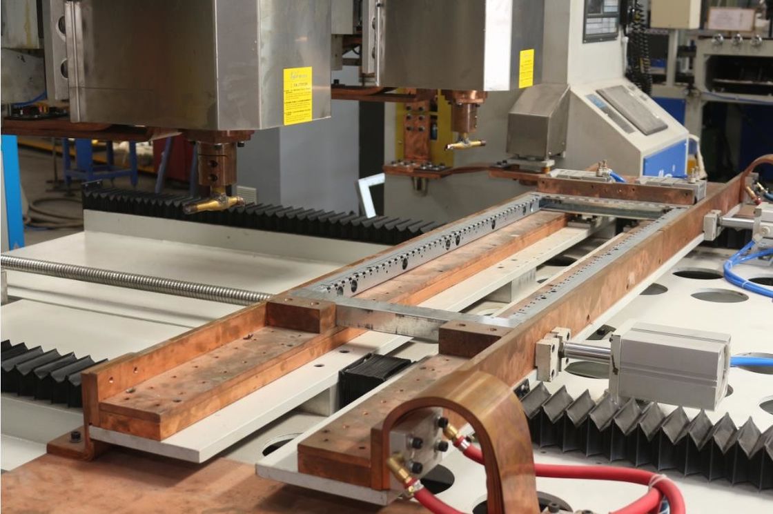 Hwashi Security Roestvrij staal plaat deur plaat Multi-point Automatische mobiele type Spot Welding Machine